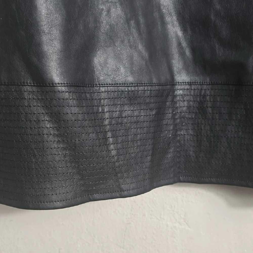 Black Midi Pencil Skirt for Work - Picture 5 of 9